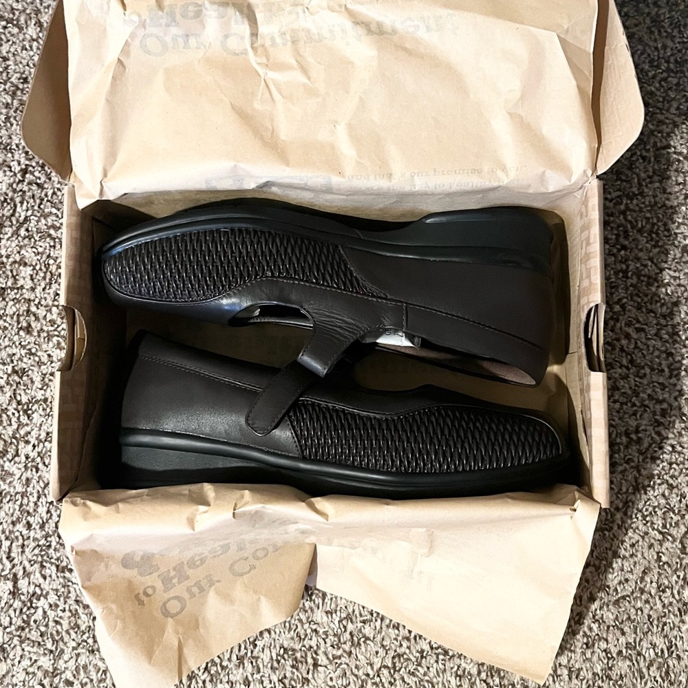 NWT Propét Women’s Erika Mary Jane Flat - Picture 3 of 7